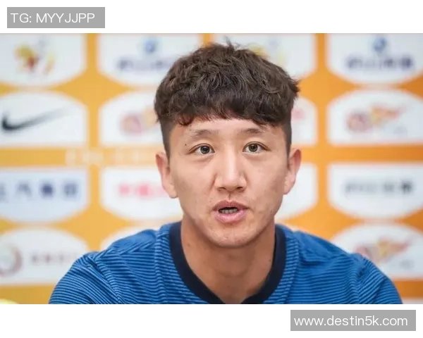 放弃热爱的足球明星背后的故事与心路历程探讨