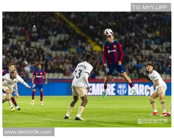 现役足球明星全景盘点及其辉煌成就与影响力分析